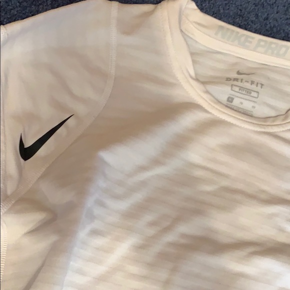 Comfy Nike Pro long sleeve! - Picture 2 of 2